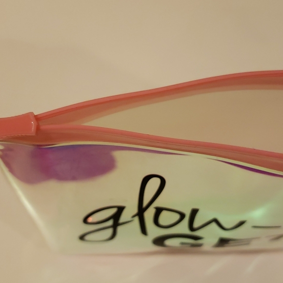 It! Cosmetics Glow Get It! Holographic Case Clear - Picture 7 of 7